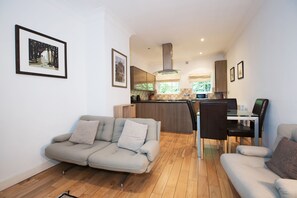 アパートメント | リビング エリア | 薄型テレビ