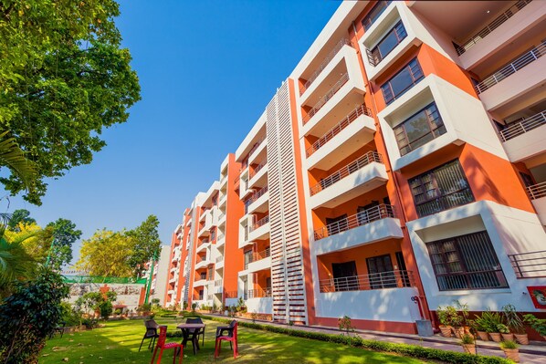 Exterior - Serene 2 bed Apartment on City-side HillTop (Vigyan Vihar Colony)