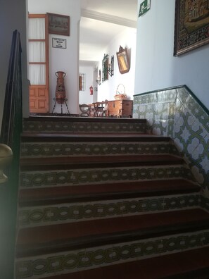 Kiến trúc tòa nhà