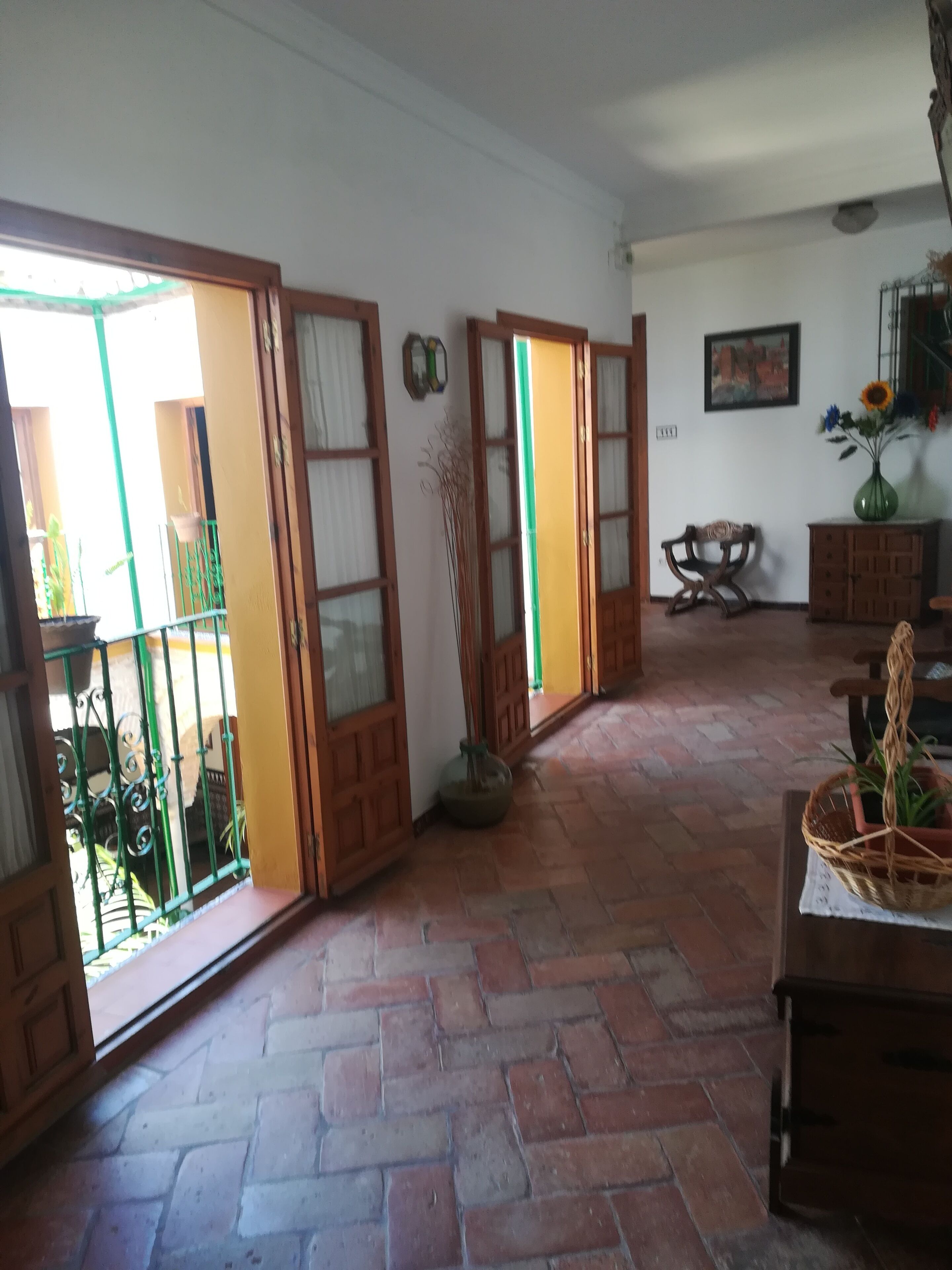 Petit déjeuner continental (3.5 EUR par personne)