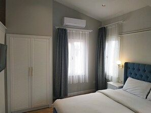 Premium bedding, in-room safe, blackout curtains, soundproofing