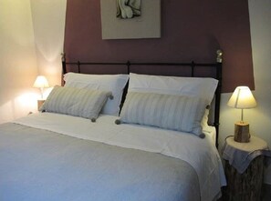 5 Schlafzimmer, Bügeleisen/Bügelbrett, WLAN, Bettwäsche