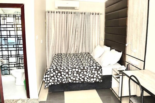 Individualmente decorados, individualmente mobiliados, escrivaninha