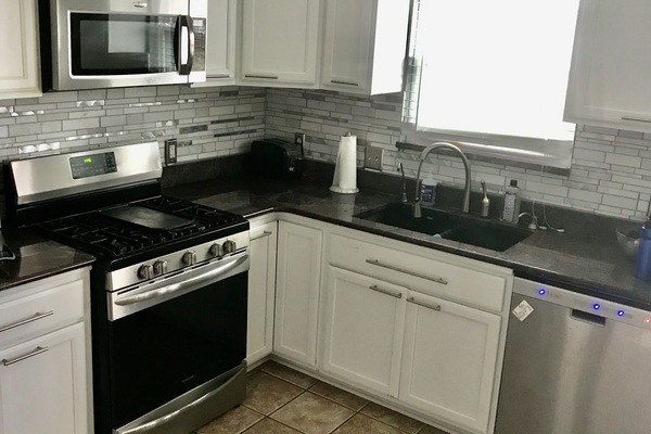 Refrigerador, microondas, horno, placa de cocina