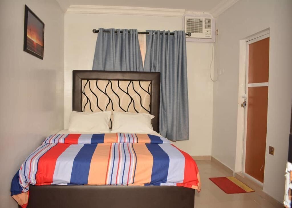 Desk, laptop workspace, free WiFi, bed sheets