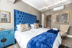 Comfort Apartment | 2 bedrooms, iron/ironing board, free WiFi, bed sheets - 102 Tresor- Kei Apple Road Sea Point (Cape Town)