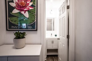 Interior - Spacious Home with 5000 Sq Ft Yard close to Downtown DC & Metro (Washington)