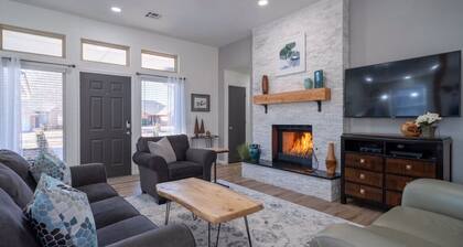 Edmond 3BR w/ King Beds + EV Charger + Pet Friendly