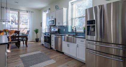 Hyväpalkkainen, moderni ja mukava koti - 3 BR / 2BA - hiljattain uusittu