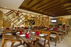 Daily buffet breakfast for a fee - White Stone Resorts (Manali)
