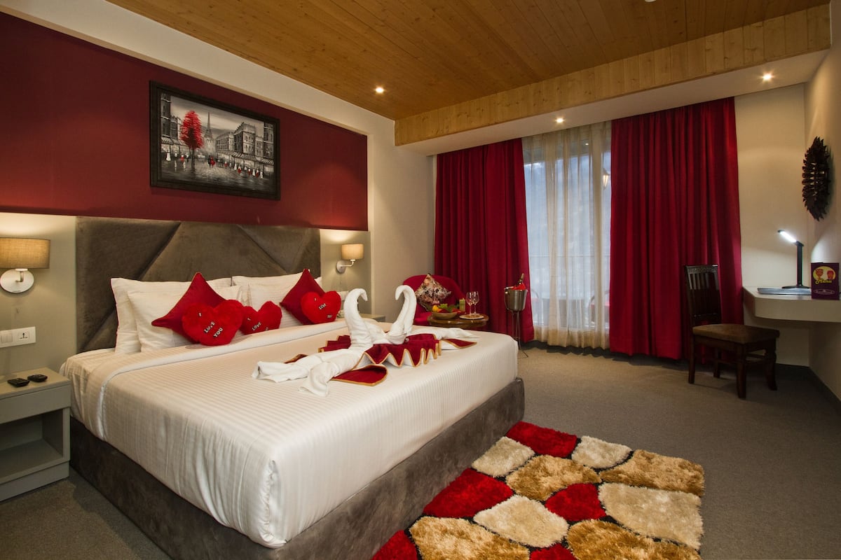 Honeymoon Room