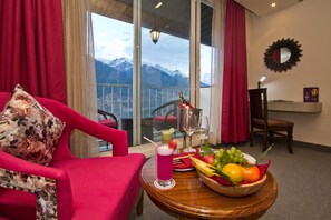 Honeymoon Room | Minibar, in-room safe, soundproofing, iron/ironing board - White Stone Resorts (Manali)