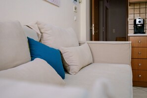 Studio | Living room | Flat-screen TV - Cozy flat in quiet neighborhood next to Beach (Chania)