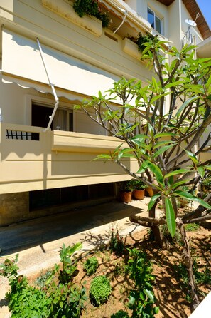 Terrace/patio - Cozy flat in quiet neighborhood next to Beach (Chania)