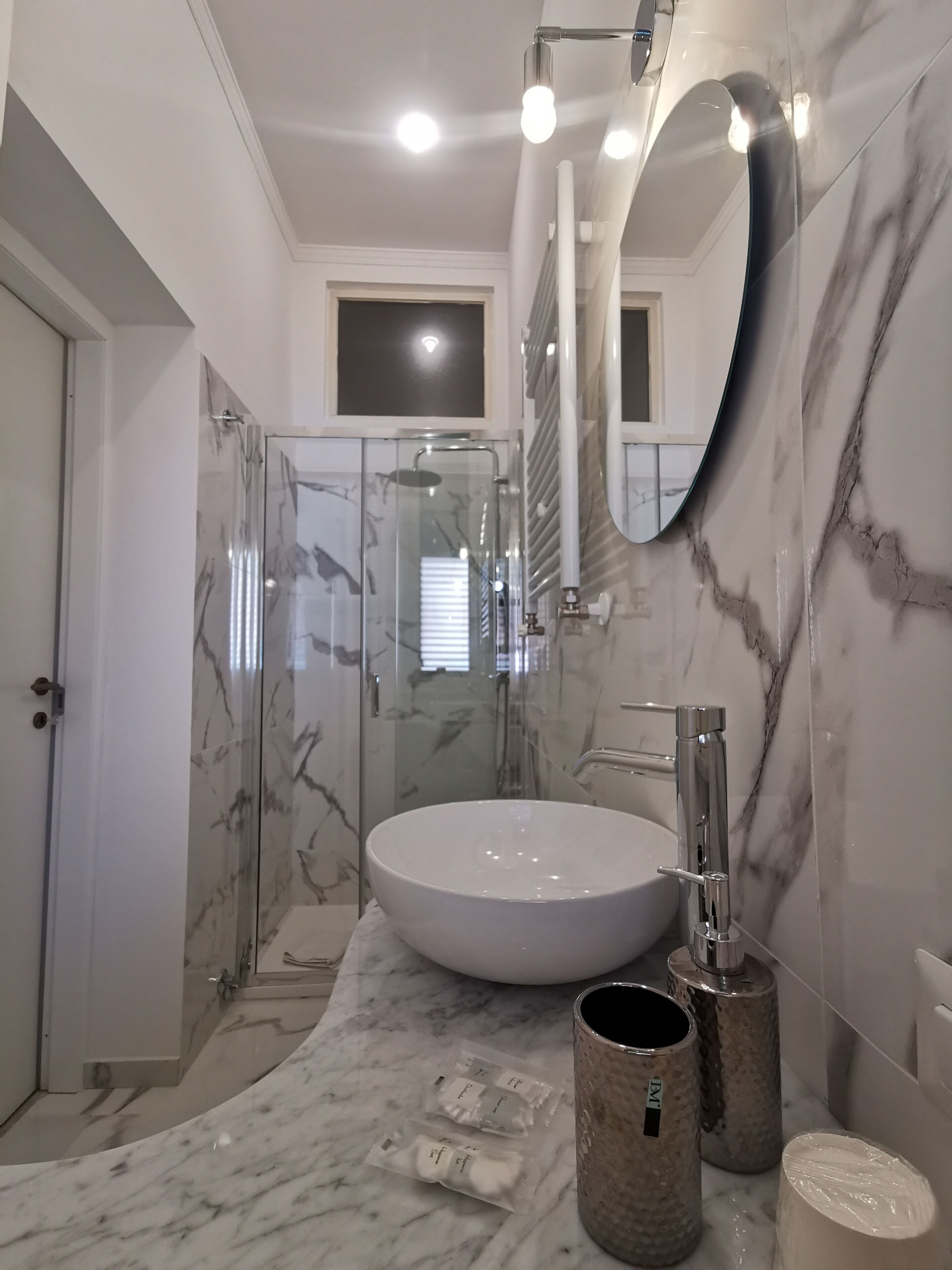 Habitación tradicional | Baño | Regadera, regadera tipo lluvia, amenidades de baño gratuitas 