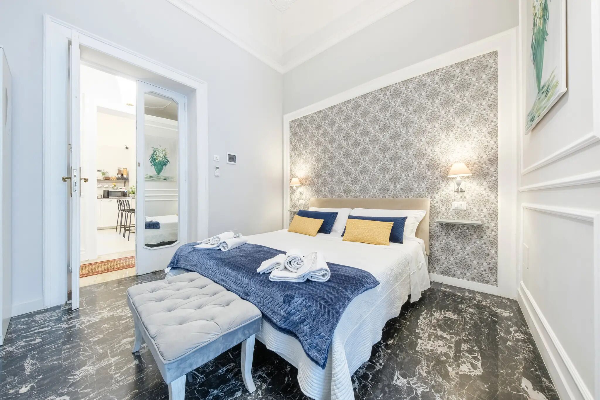 Habitación Deluxe | Ropa de cama de alta calidad y edredones de plumas