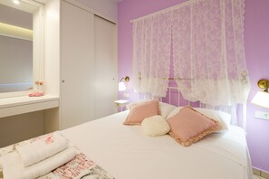 Appartement, 2 chambres | 2 chambres, fer et planche à repasser, accès au Wi-Fi (inclus)