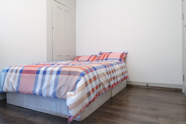 Appartement (1 Bedroom) | 1 chambre, décor unique, ameublement unique