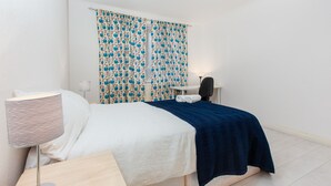 1 bedroom, iron/ironing board, bed sheets - James Middleton House - Deluxe Guest Room 1 (London)