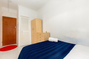 1 bedroom, iron/ironing board, bed sheets