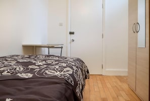 Apartment (1 Bedroom) | BĂŒgeleisen/BĂŒgelbrett, kostenloses WLAN, BettwĂ€sche
