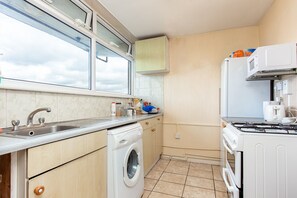 Apartment (1 Bedroom) | Private kitchen