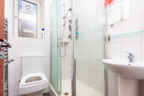 Apartment (1 Bedroom) | Bathroom