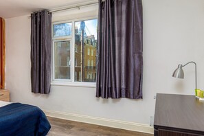 Apartment (1 Bedroom) - Bazely Street Deluxe Room 1 (London)