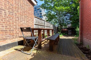 Apartment (1 Bedroom) | Balcony - Bazely Street Deluxe Room 1 (London)