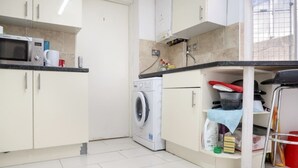 Huoneisto (1 Bedroom) | Yksityinen keittiö
