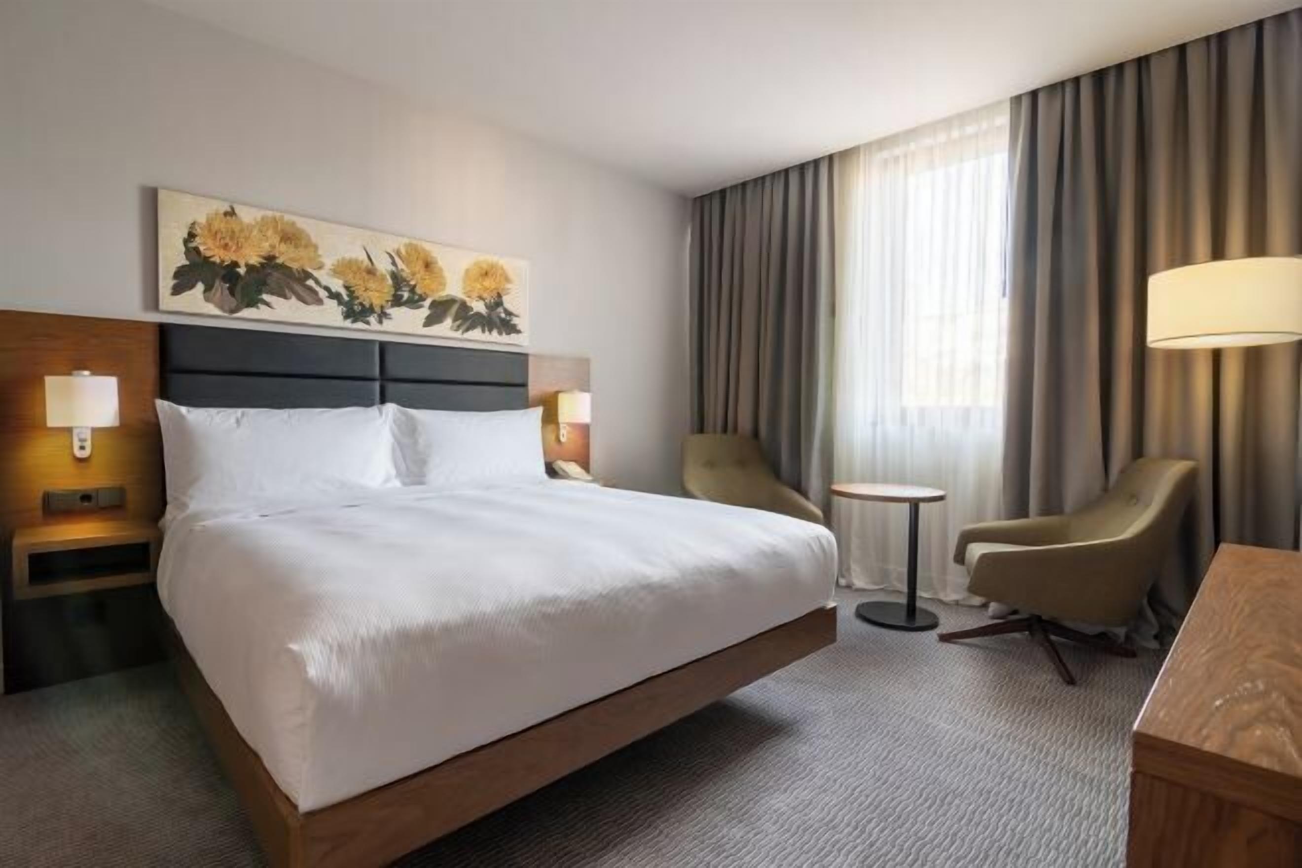 Literie de qualité supérieure, coffres-forts dans les chambres, bureau