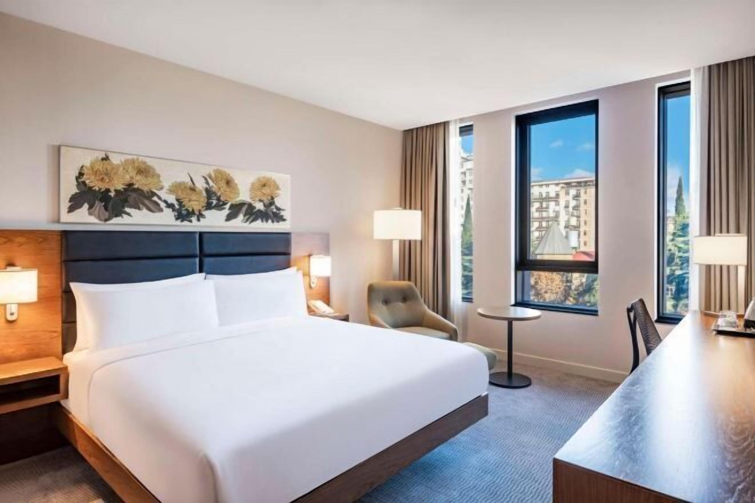 Literie de qualité supérieure, coffres-forts dans les chambres, bureau