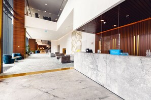 Reception - Hilton Garden Inn Tbilisi Chavchavadze (Tbilisi)