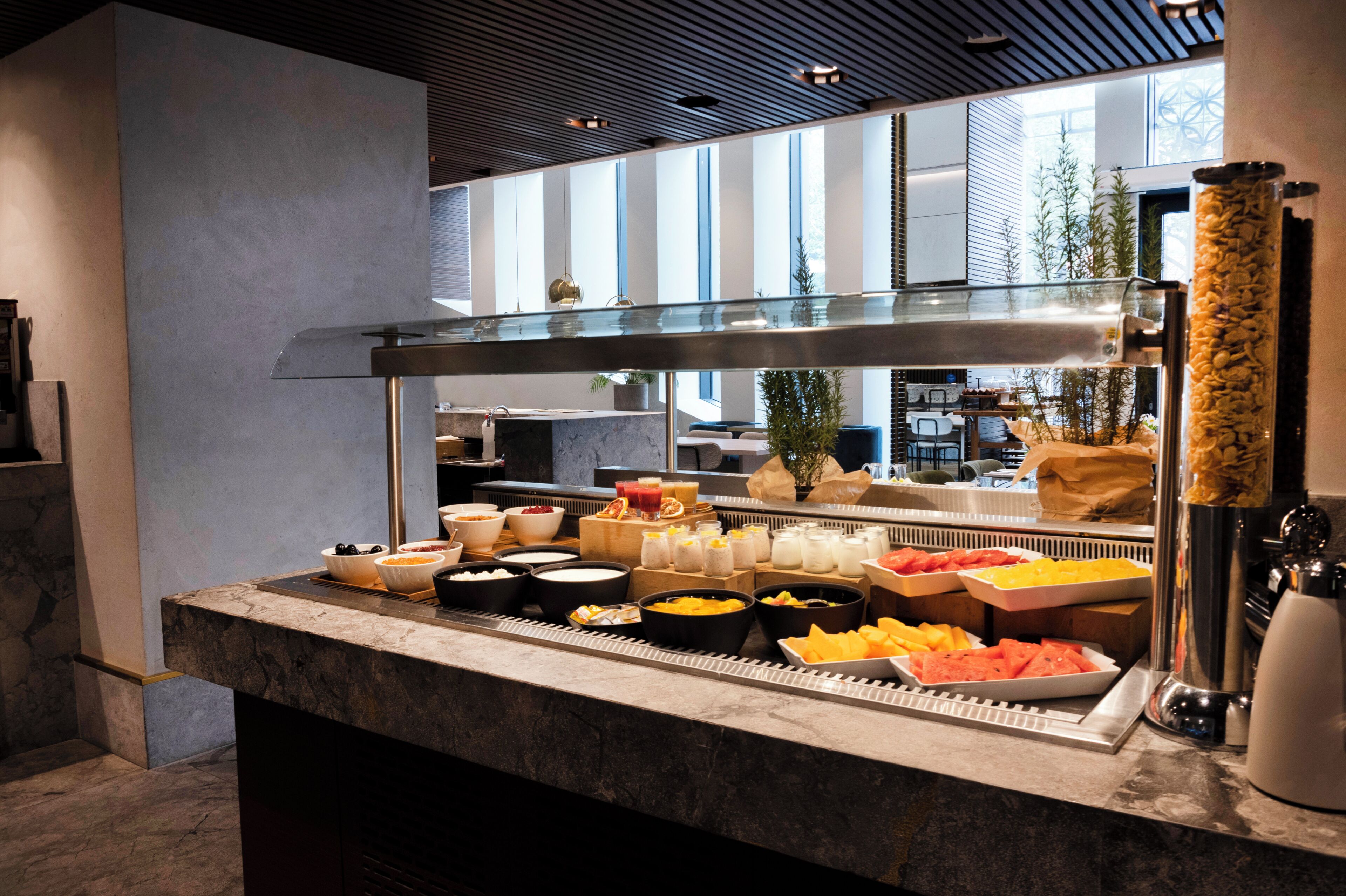 Esmorzar diari d'estil bufet (70.80 GEL per persona) 