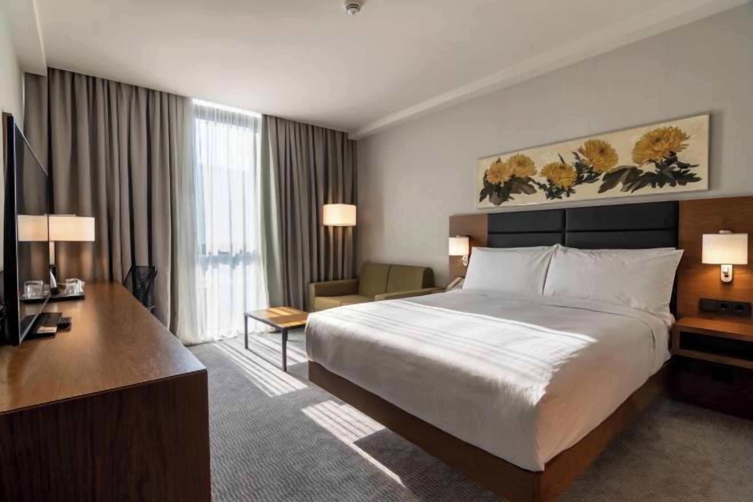 Literie de qualité supérieure, coffres-forts dans les chambres, bureau