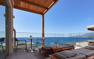 Caja de seguridad en la habitación, escritorio y cortinas blackout 