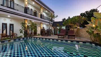 Outdoor pool, pool loungers