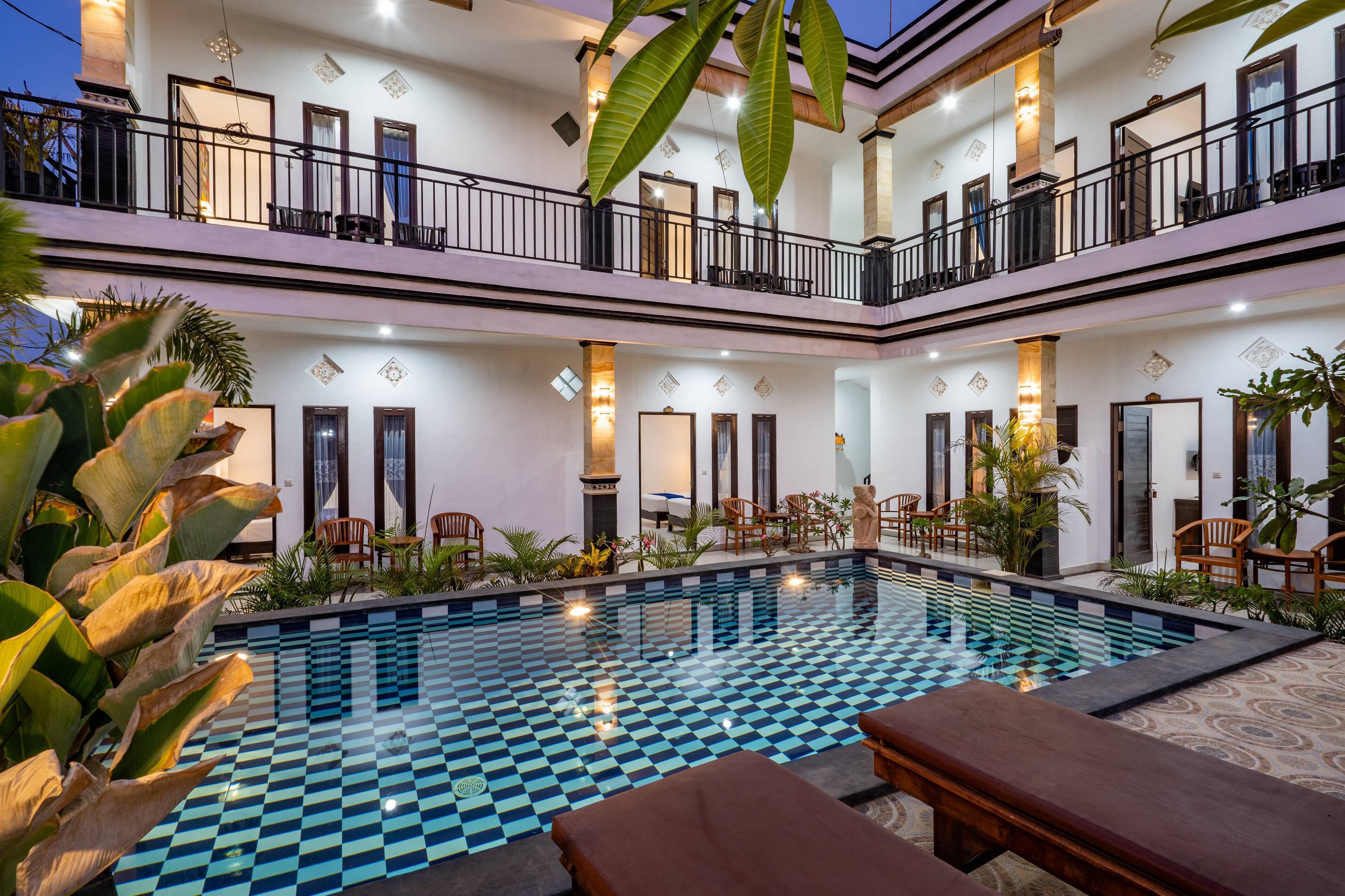 Außenpool, Liegestühle