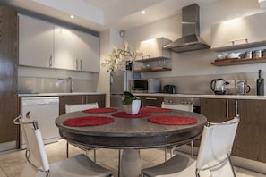 Apartment | Living area - 706 Popular Canal Quays (Cape Town)