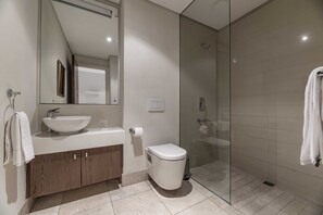 Bathroom - 706 Popular Canal Quays (Cape Town)