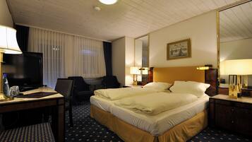 Quarto casal | Escrivaninha, espaço de trabalho para notebook, berços (sobretaxa)