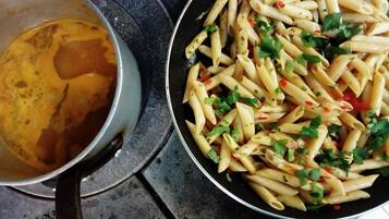 Lunsj og middag serveres