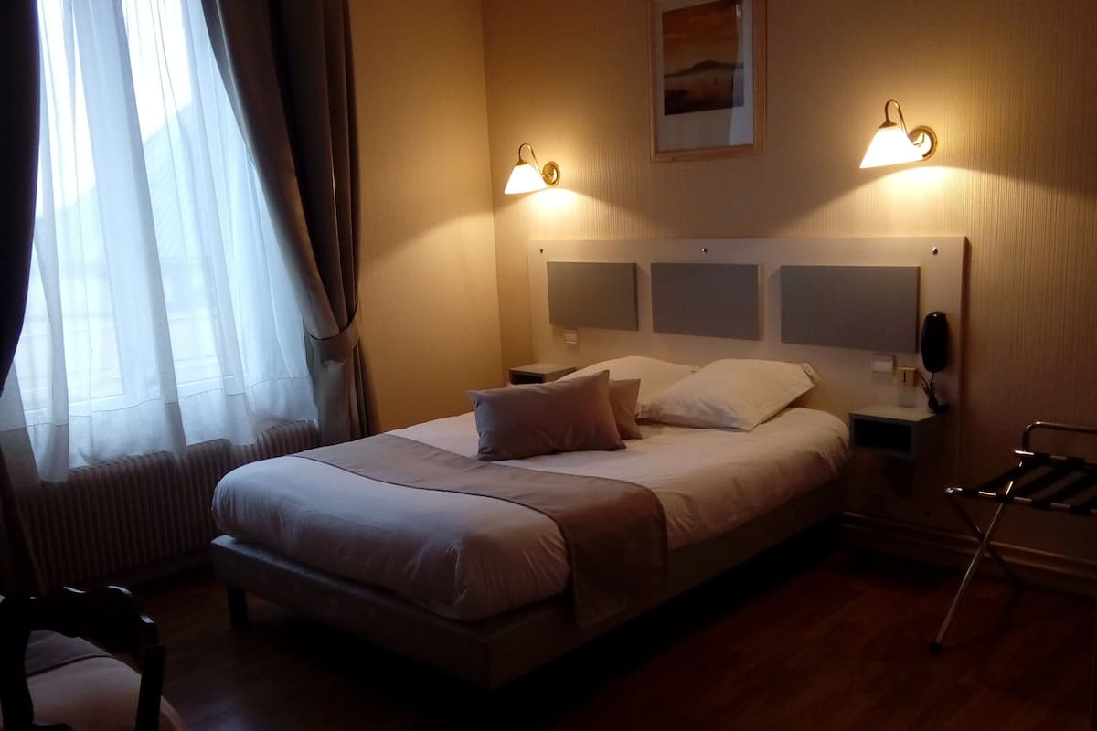 Triple Room | WiFi (free), individually decorated, individually furnished, bed sheets