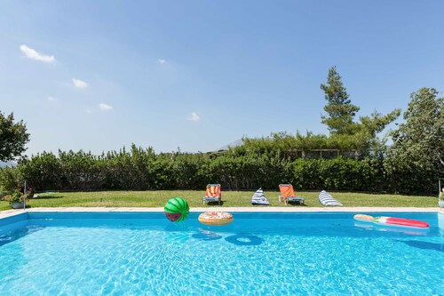 Dream Holidays in a Luxurious Garden Pool Villa