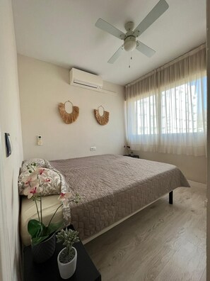 2 bedrooms, iron/ironing board, free WiFi, bed sheets