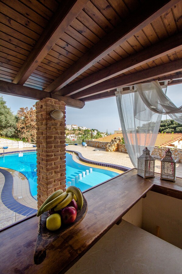 Bar à beira da piscina