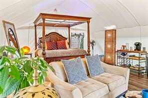 1 bedroom, iron/ironing board, free WiFi, bed sheets - Treehouse Style Yurt near Austin, Hot Tub, FirePit, Outside Shower (Spicewood)