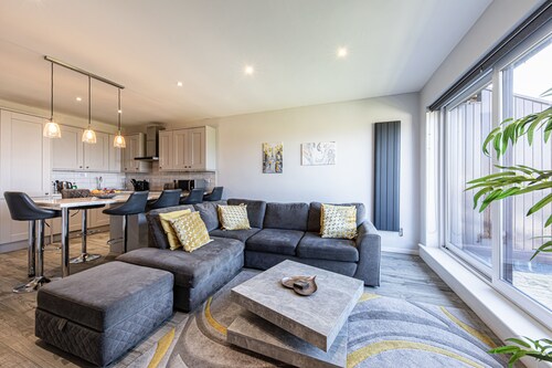 Fantastic Location with Stunning Estuary Views