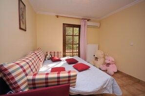 Villa, 3 chambres, piscine privée | 3 chambres, fer et planche à repasser, Wi-Fi gratuit, draps fournis