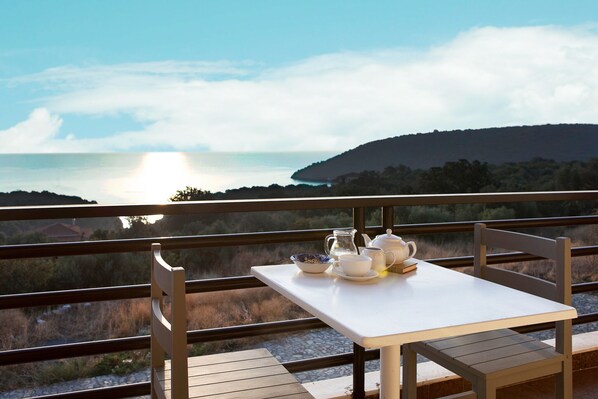 Terrace/patio - Family Vacation home with Views in Heart of Mani (East Mani)